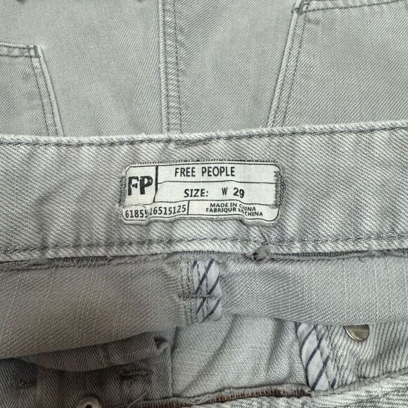 Free People Light Gray Distressed Jean Shorts - Size W29(8) - Casual Summer Styl - Picture 3 of 4